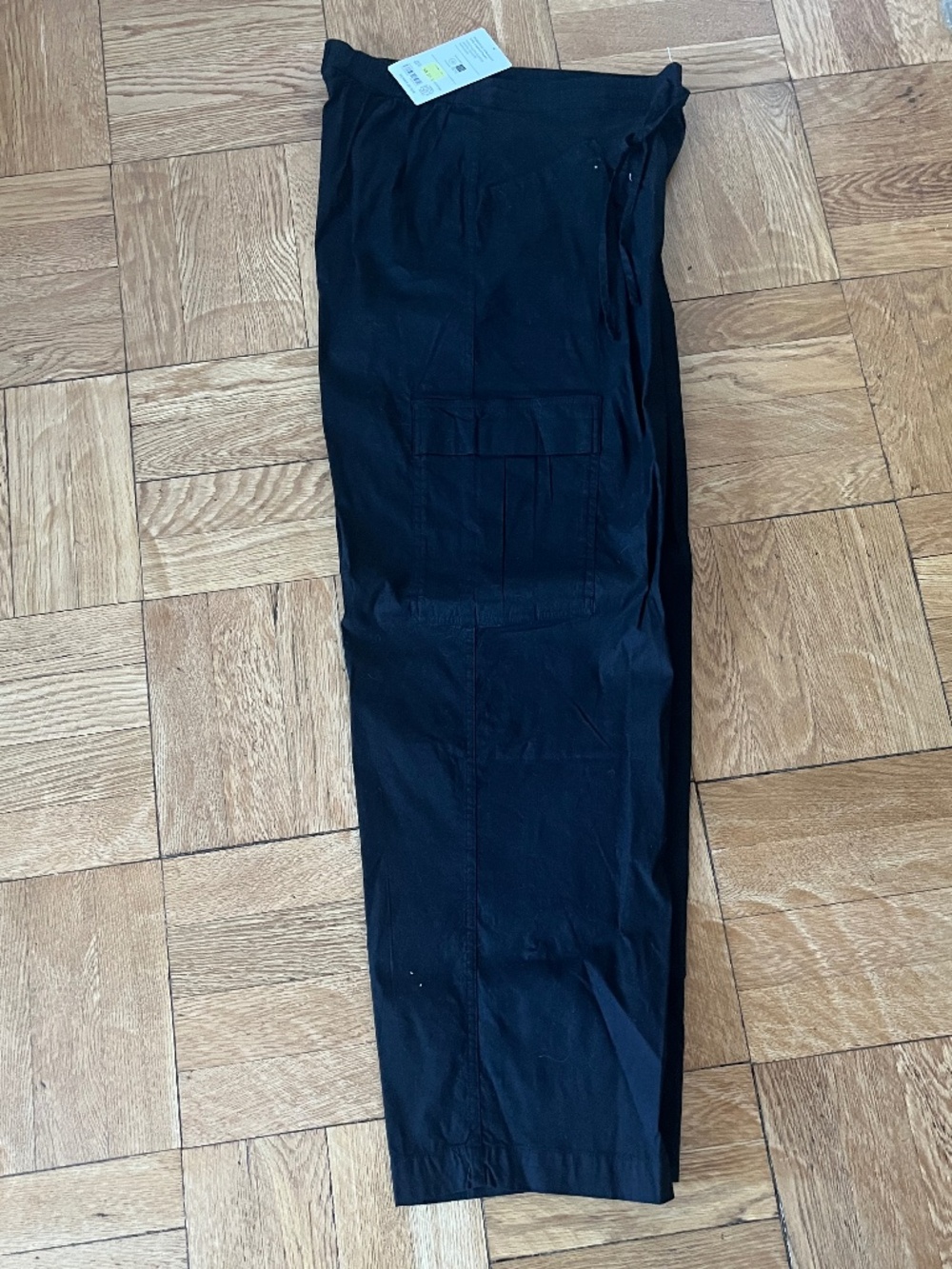 Athleta Paradise Mid Rise Straight Leg Cargo Pant - Picture 5 of 14